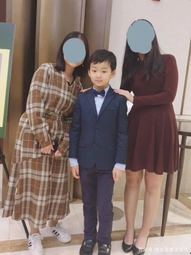 宋民国和妈妈照片,亲情定格